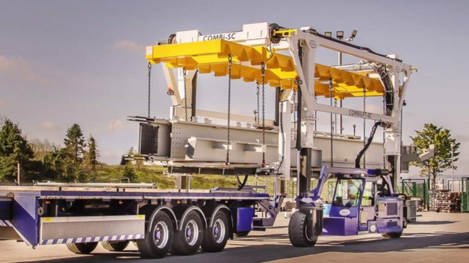 Straddle carriers